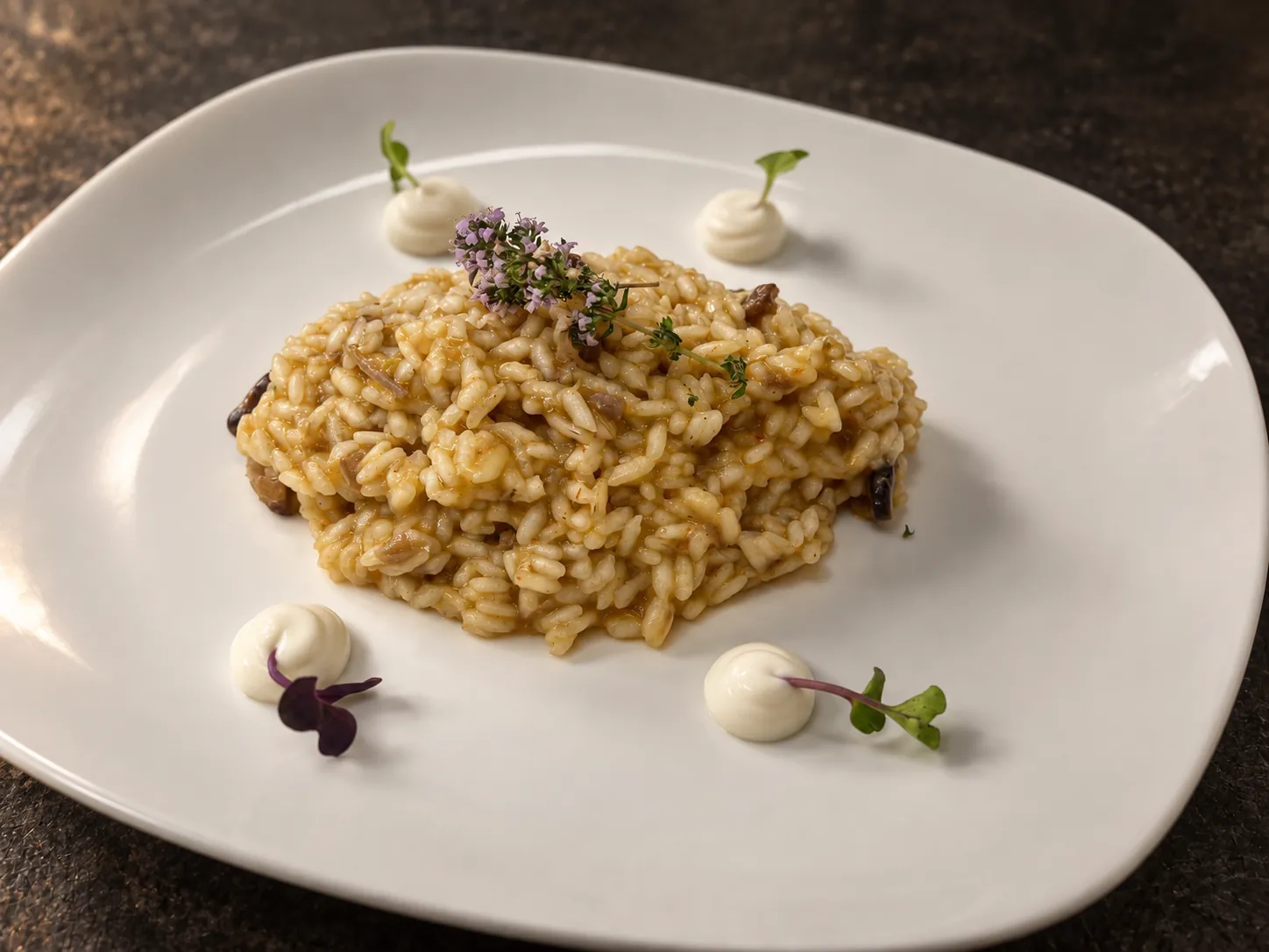 Arroz meloso de ternasco con setas de alta montaña