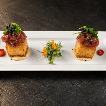 Bocaditos de tartar de atún rojo Balfegó con alga wakame