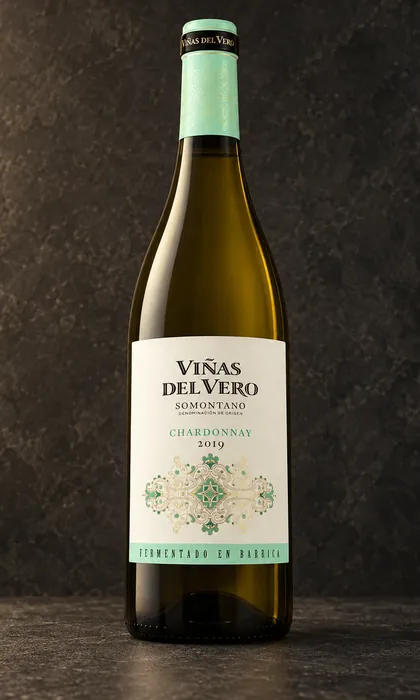 Botella de Viñas del Vero Chardonnay fermentado en barrica 2019